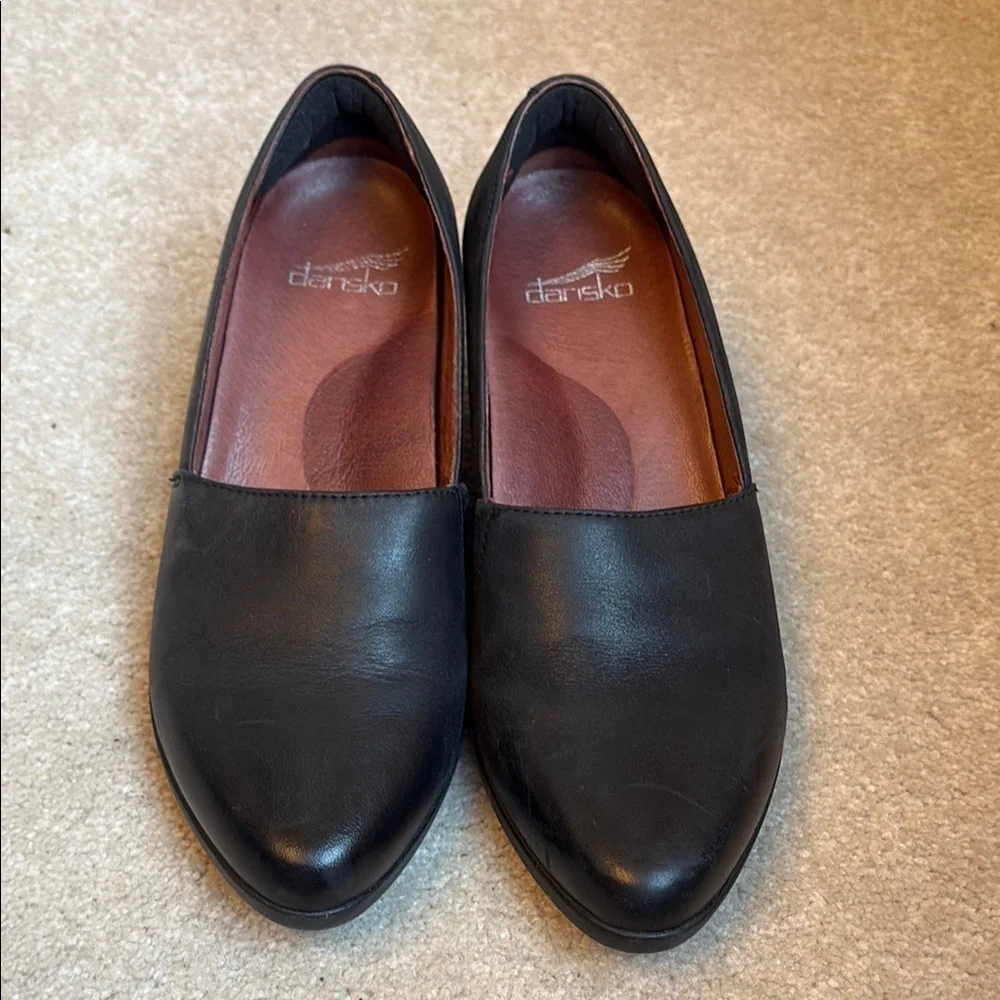 👔 Dansko Leather  Low Heel pointed toe slip one